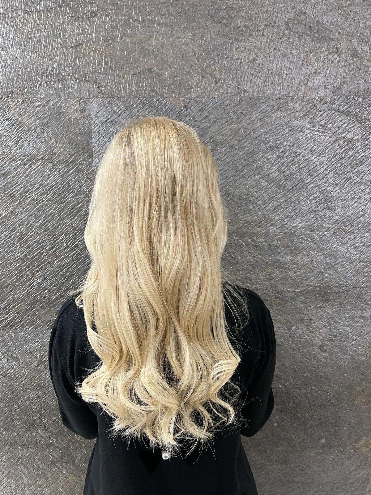 Langes Blondes Haar mit sanften Wellen